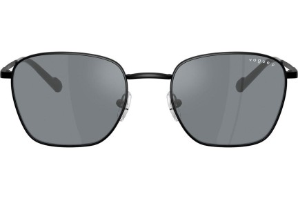 Слънчеви очила Vogue Eyewear VO4322S 352S4Y Polarized Око на котка Черна